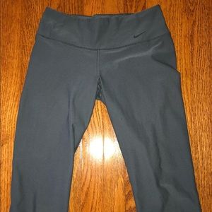 Cropped NIKE leggings